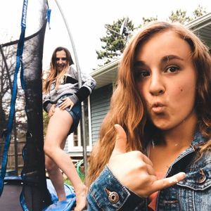 Meet your Posher, Chloe